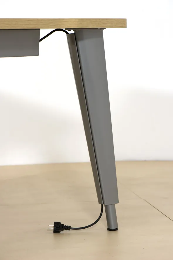 Bureau compact 90° symétrique Evidence - l. 140 x pr. 60 cm - piétement réglable en hauteur