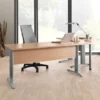 Bureau droit Altys - l. 140 x pr. 80 cm - plateau hêtre - piètement métal en L coloris gris aluminium