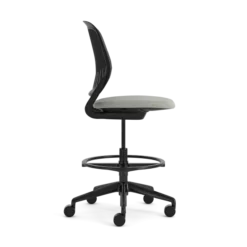 Chaise haute pivotante Cobi - structure et piétement noir - tissu et résille - piétement sur roulettes
