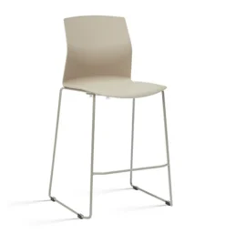 Chaise haute traineau Kabi - coque polypropylène - piétement époxy - h. d'assise 64 cm