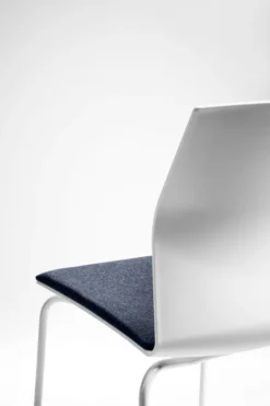 Chaise 4 pieds Kabi - coque polypropylène - placet d'assise tissu