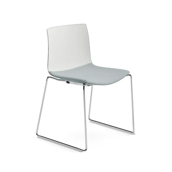 Chaise piétement traineau Catifa - coque polypropylène avec placet d'assise tissu - piétement métallique - empilable