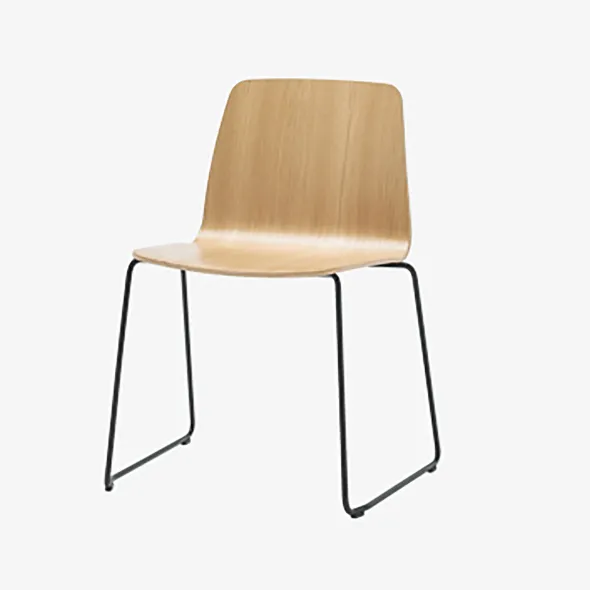 Chaise piétement traineau Varya - coque bois - piétement métallique - empilable