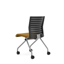 Chaise pliante Please - assise tissu - dossier polypropylène - piétement sur roulettes