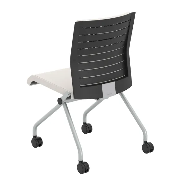 Chaise pliante Please - assise et dossier textile enduit - piétement sur roulettes