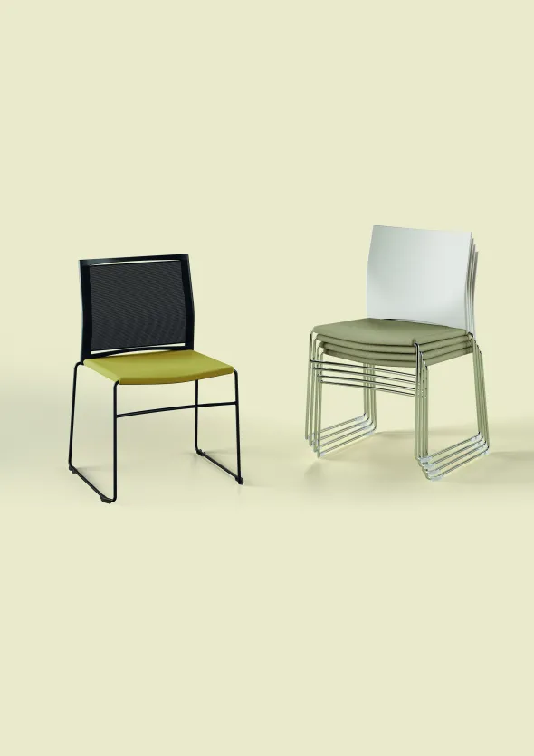 Chaise traineau Slim - assise polypropylène - dossier résille noir - piétement noir - empilable