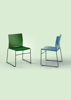 Chaise traineau Slim - polypropylène - piétement chrome - accrochable/empilable