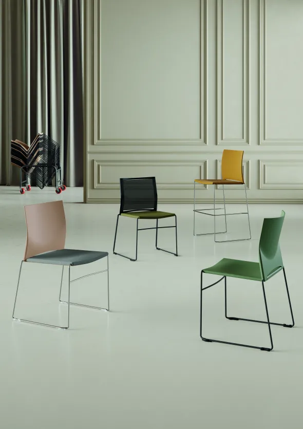 Chaise traineau Slim - polypropylène - piétement chrome - accrochable/empilable