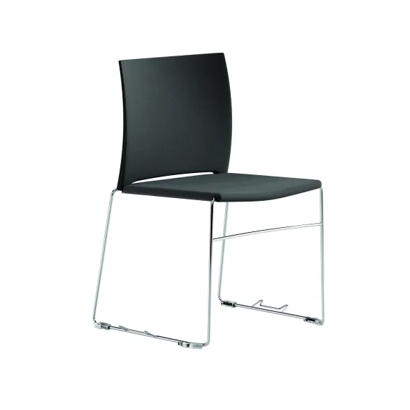 Chaise traineau Slim - tissu noir - piétement chrome - accrochable/empilable
