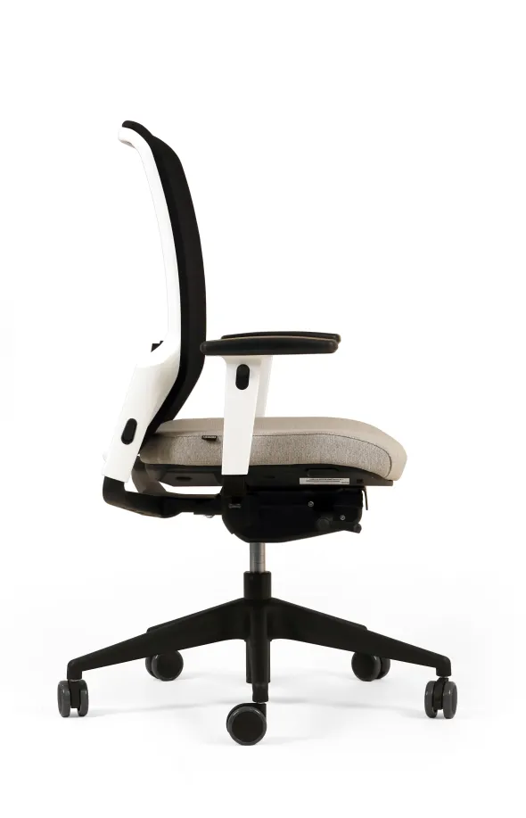 Fauteuil de bureau F8 - assise tissu et dossier résille Stripes 2 - piétement époxy