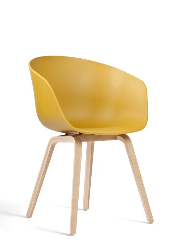 Fauteuil 4 pieds About Chair - coque polypropylène - piétement bois