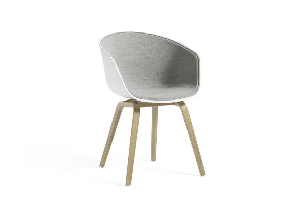 Fauteuil 4 pieds About Chair - coque polypropylène avec face intérieure revêtu tissu - piétement bois