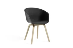 Fauteuil 4 pieds About Chair - coque polypropylène avec face intérieure revêtu tissu - piétement bois