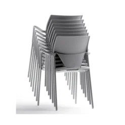 Fauteuil 4 pieds Ioko - polypropylène - placet d'assise et de dossier tissu - piétement époxy - empilable