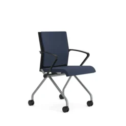 Fauteuil pliant Please - assise et dossier tissu - piétement sur roulettes