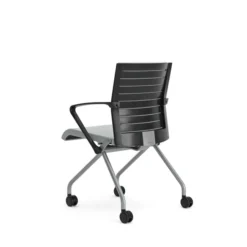Fauteuil pliant Please - assise et dossier textile enduit - piétement sur roulettes
