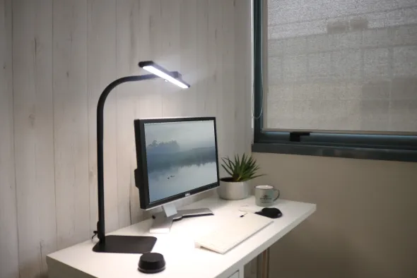 Lampe de bureau LED Strata - noir