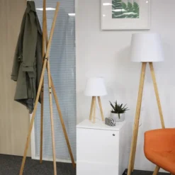 Lampe de chevet Katy - fût trépied bois - 11 W