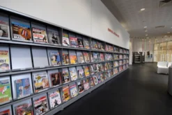 Présentoir à périodiques à insérer London - 3 cases et 3 volets