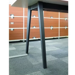 Table haute B Free - 160 x 80 cm - piétement métallique - avec trappe articulée et goulotte