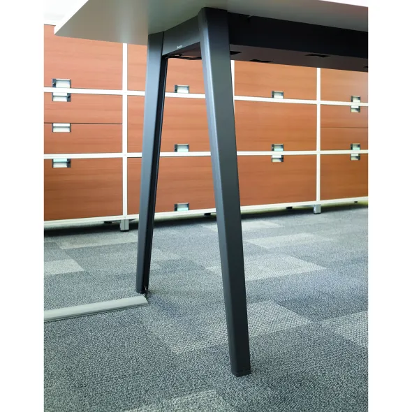 Table haute B Free - 120 x 80 cm - piétement métallique - avec trappe articulée et goulotte