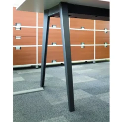 Table haute trapèze B Free - 200 x 80-110 cm - piétement métallique