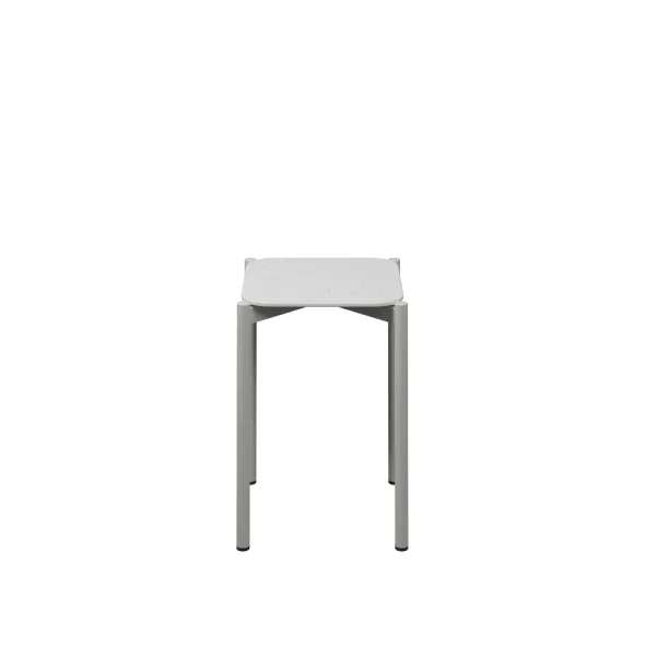 Tabouret bas 4 pieds Mahaut - h. 46 cm- Plastique PEHD 100 % recyclé - piétement époxy